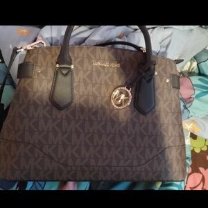 Michael Kors handbag new no callouts